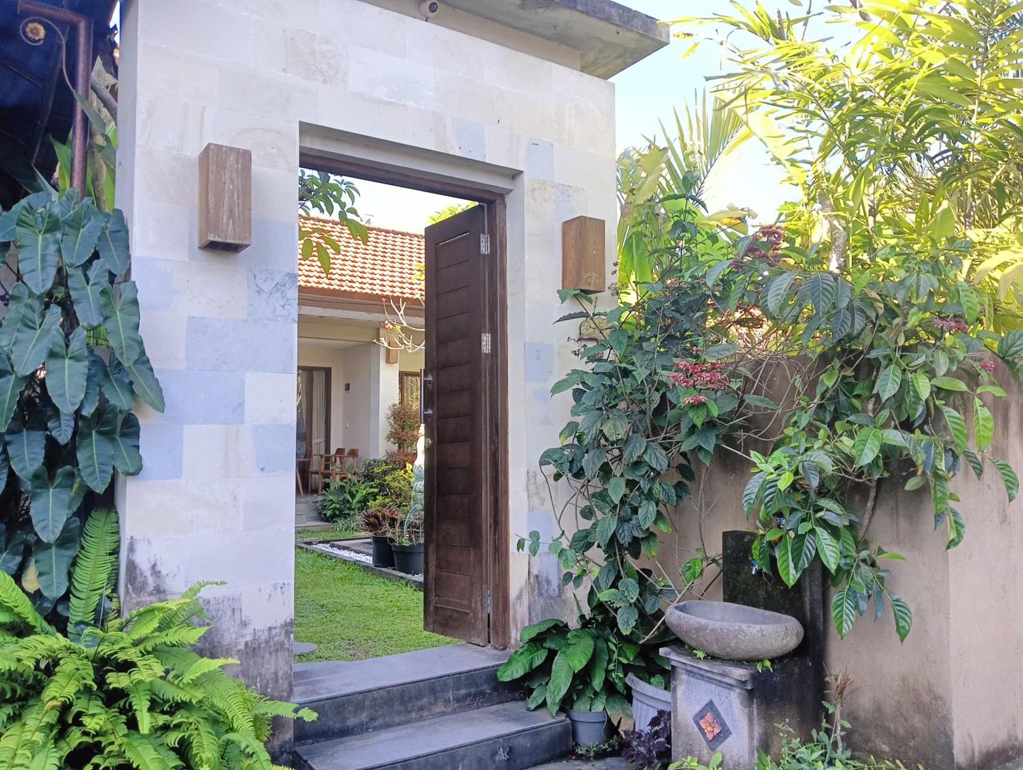 Kama Ayu Bungalow Ubud  Bagian luar foto